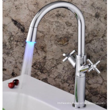 Chromed LED Dual Handle Kitchen Sink Faucet (Qh1894f)